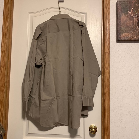 New, men’s dress shirt - Picture 2 of 3